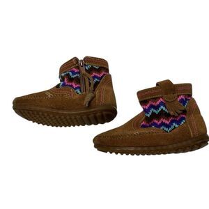 Minnetonka Moccasin Leather Ankle Booties. Girl’s Size 9.